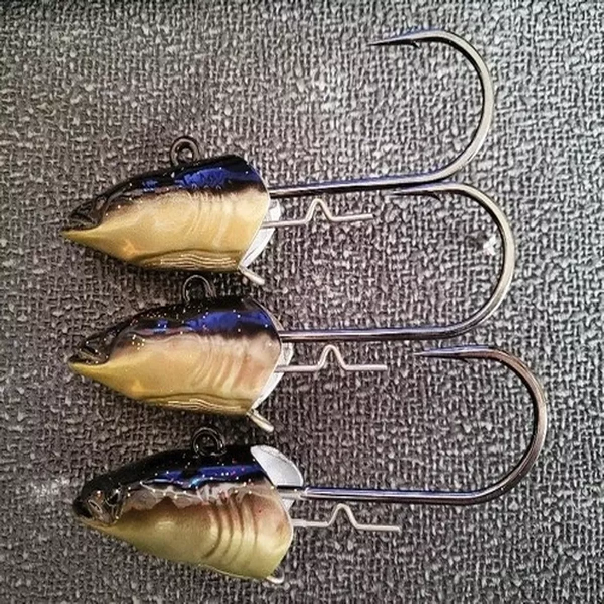 (3) / 5.3 Oz Real Eel Jigs Head Black Gold Brand New